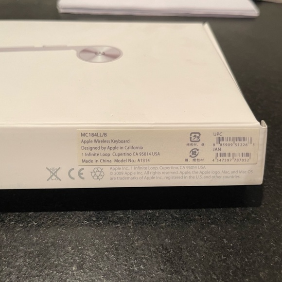 Apple Magic Wireless Keyboard - Picture 5 of 6